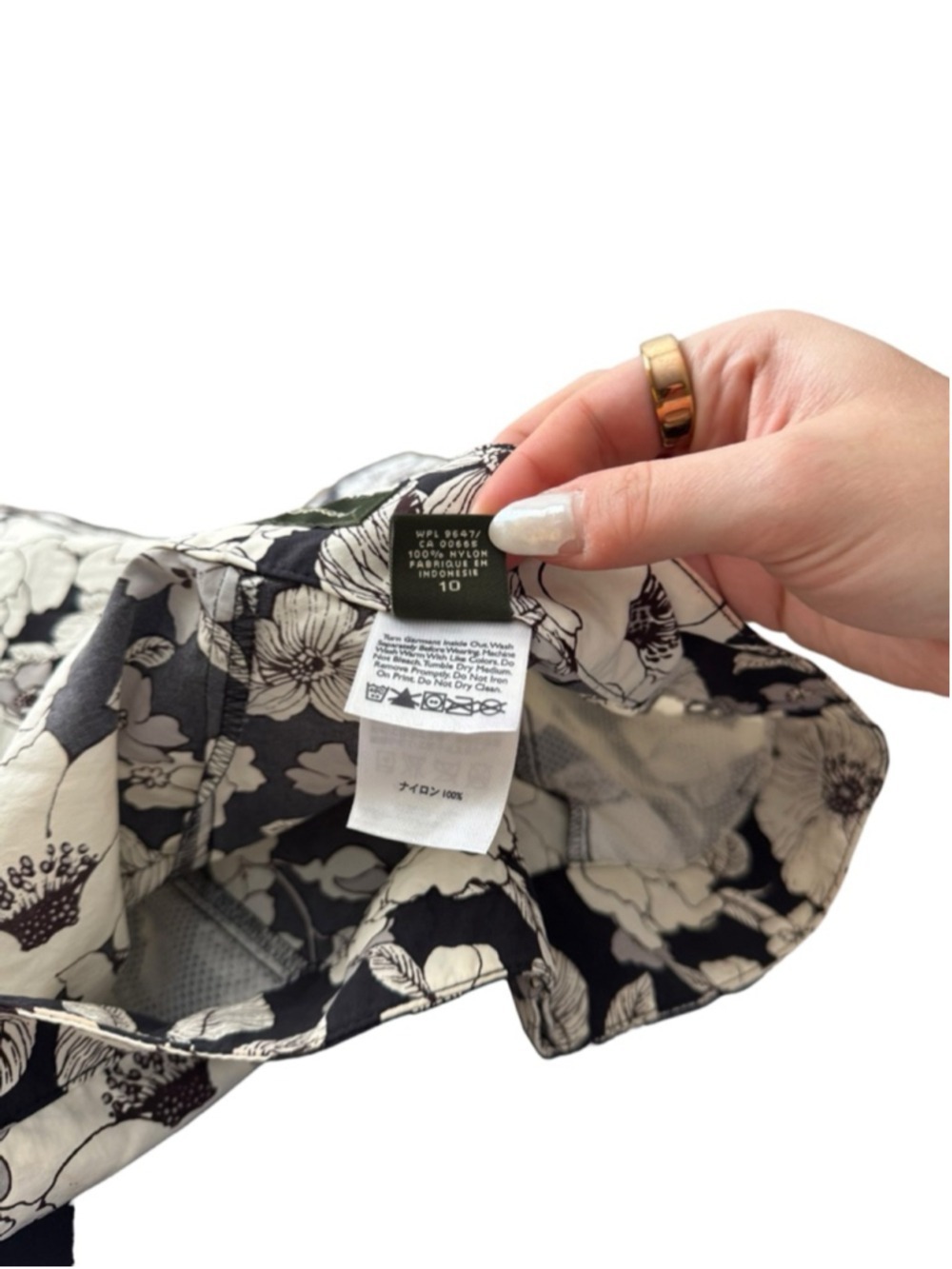 Women's Eddie Bauer Black and White Floral Shorts Size 10 - Picture 4 of 5